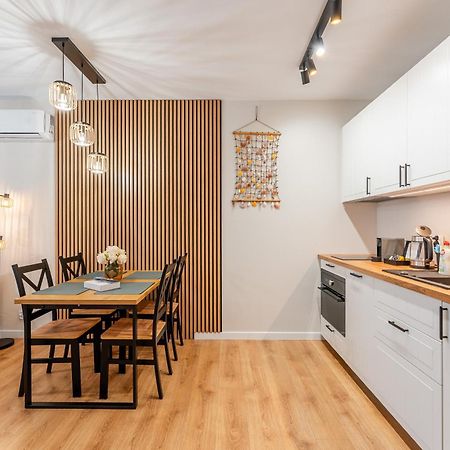 Laba Kolobrzeg Apartamenty Kollataja Z Parkingiem Bagian luar foto