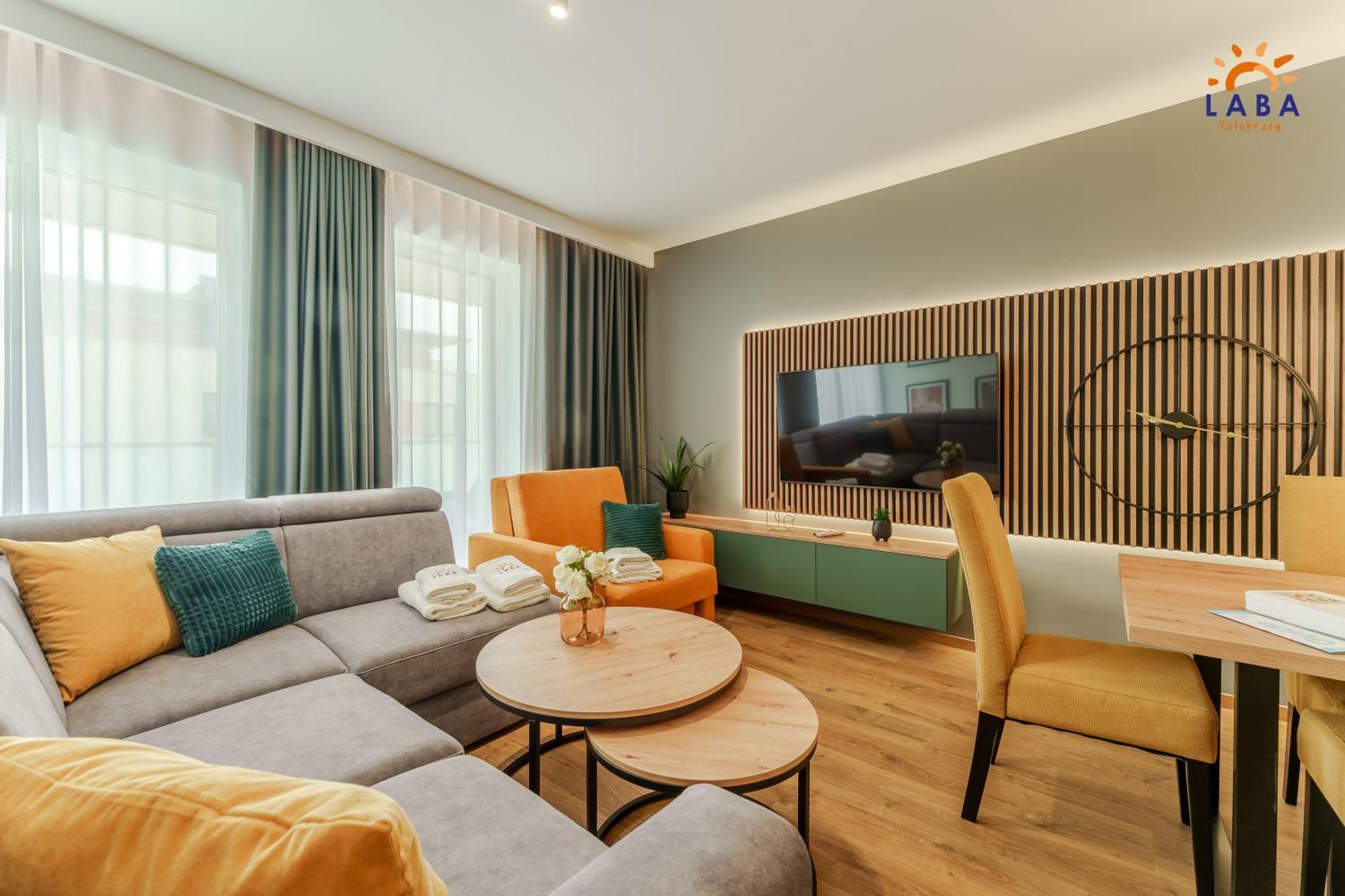 Laba Kolobrzeg Apartamenty Kollataja Z Parkingiem Bagian luar foto