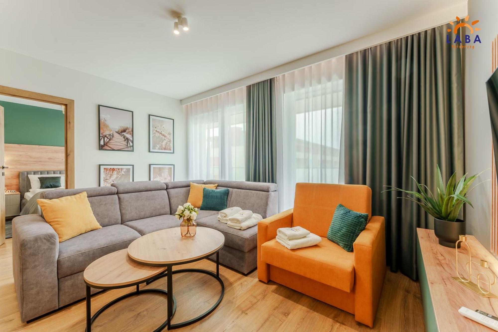 Laba Kolobrzeg Apartamenty Kollataja Z Parkingiem Bagian luar foto