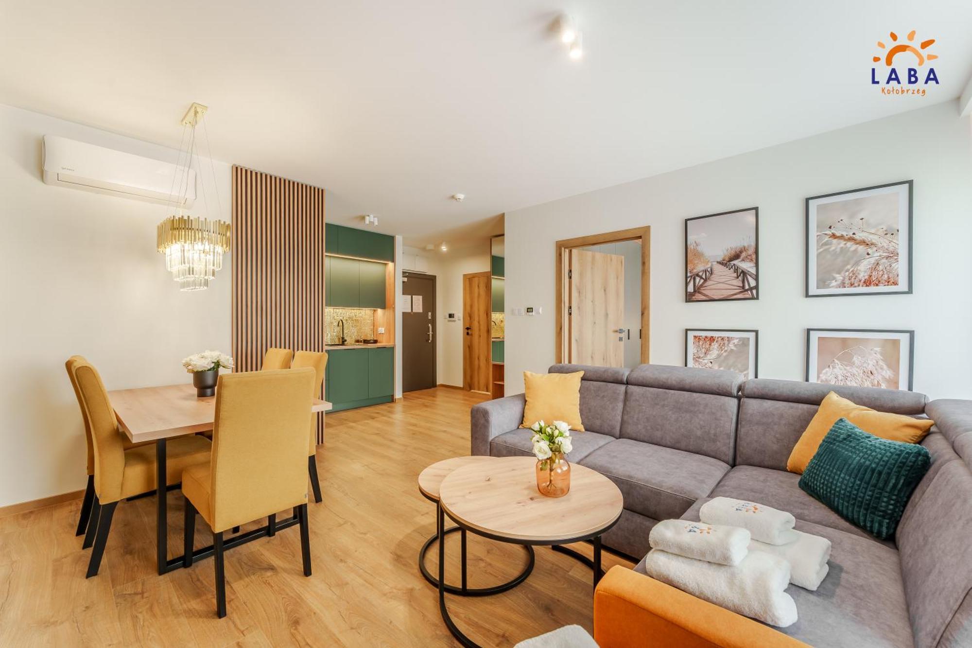 Laba Kolobrzeg Apartamenty Kollataja Z Parkingiem Bagian luar foto