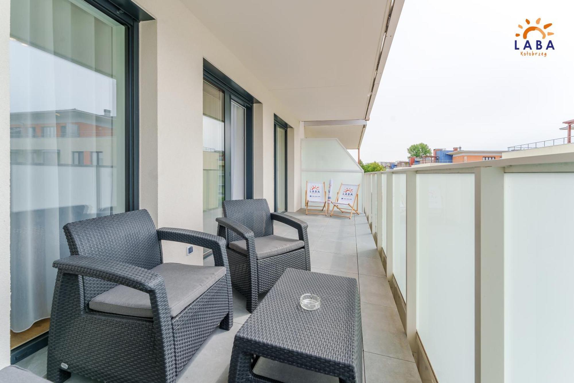Laba Kolobrzeg Apartamenty Kollataja Z Parkingiem Bagian luar foto