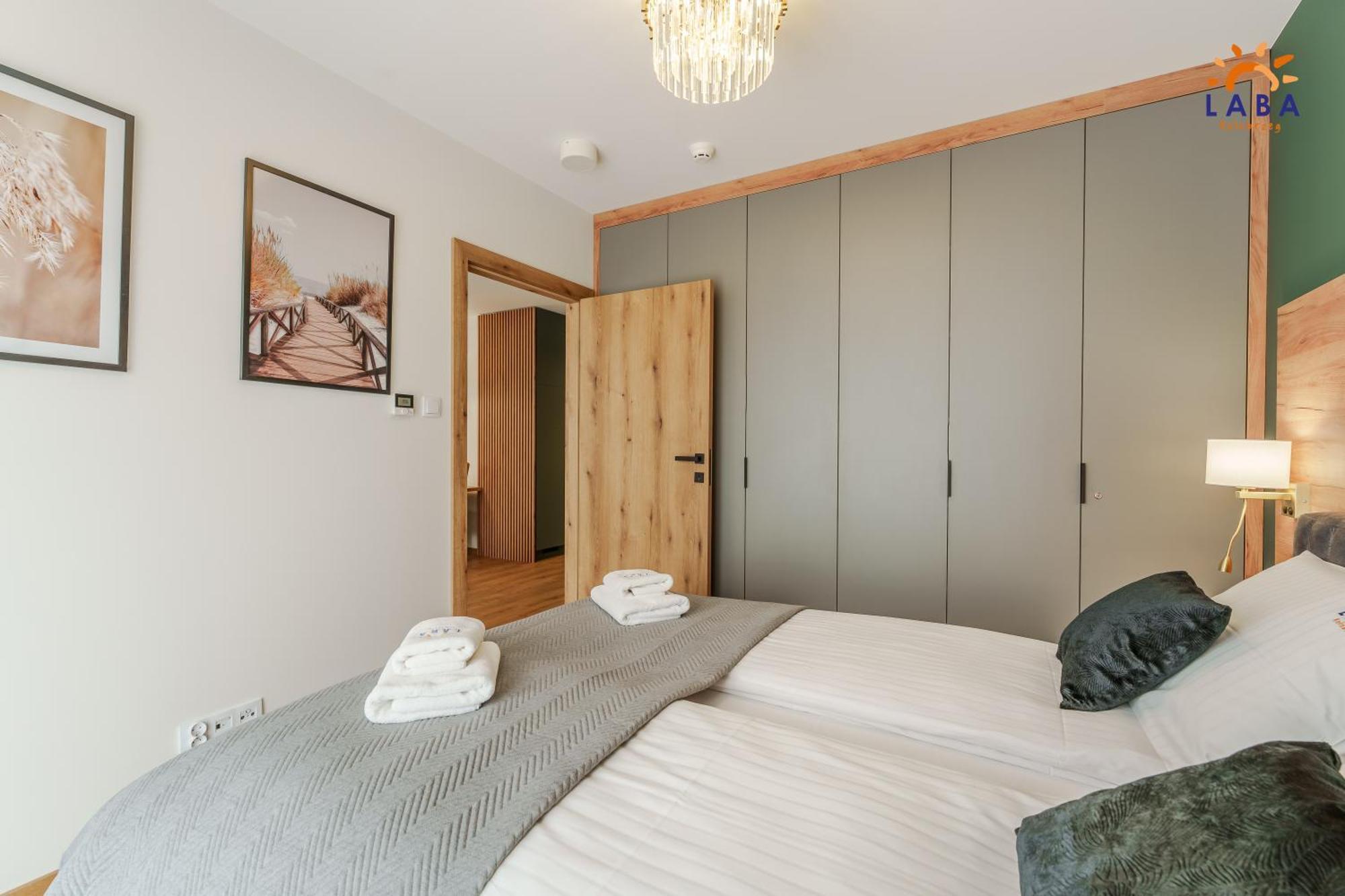 Laba Kolobrzeg Apartamenty Kollataja Z Parkingiem Bagian luar foto