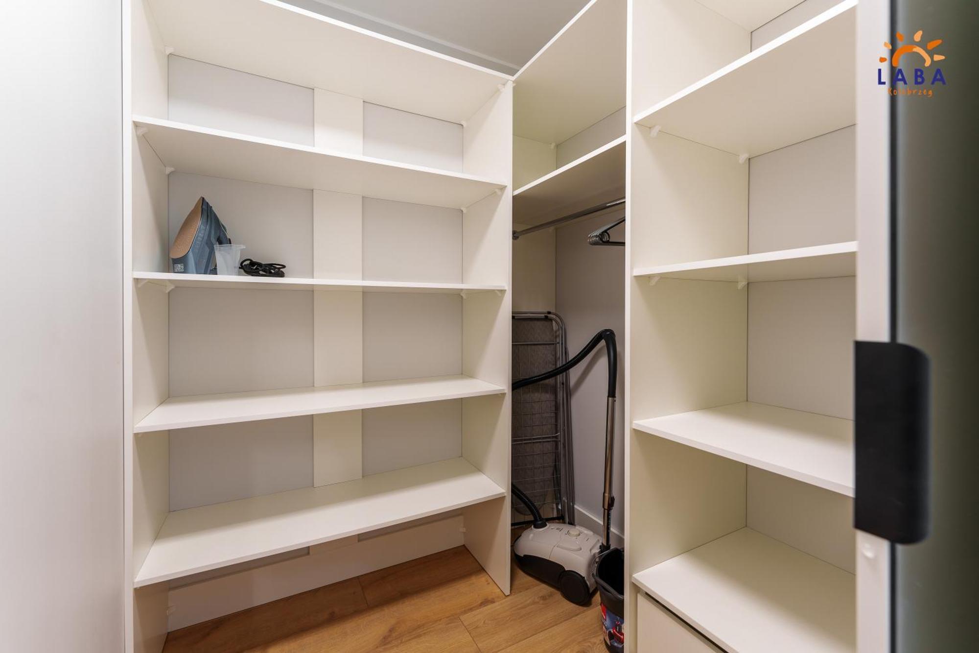 Laba Kolobrzeg Apartamenty Kollataja Z Parkingiem Bagian luar foto