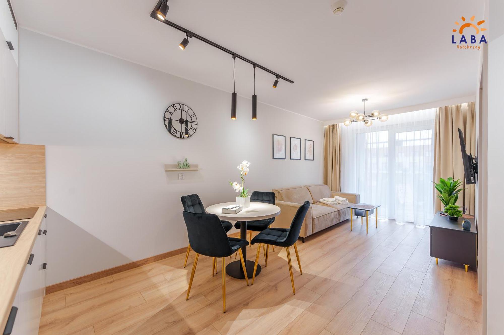 Laba Kolobrzeg Apartamenty Kollataja Z Parkingiem Bagian luar foto